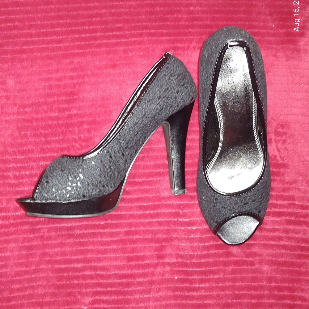 Women's black lace heels size 8